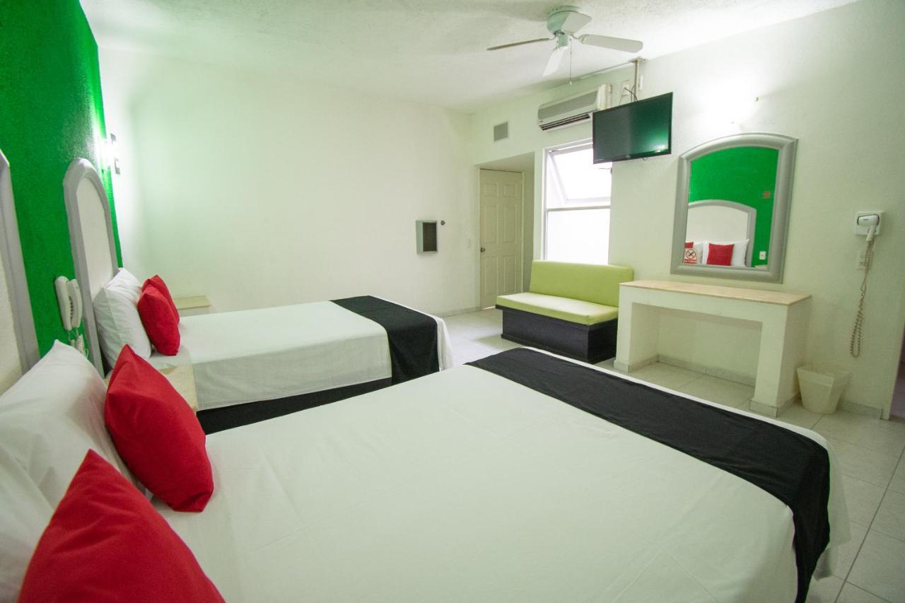 Auto Hotel Hacienda Arriba 莱昂 外观 照片