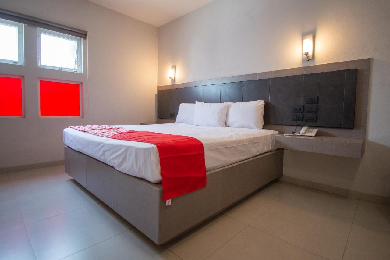 Auto Hotel Hacienda Arriba 莱昂 外观 照片