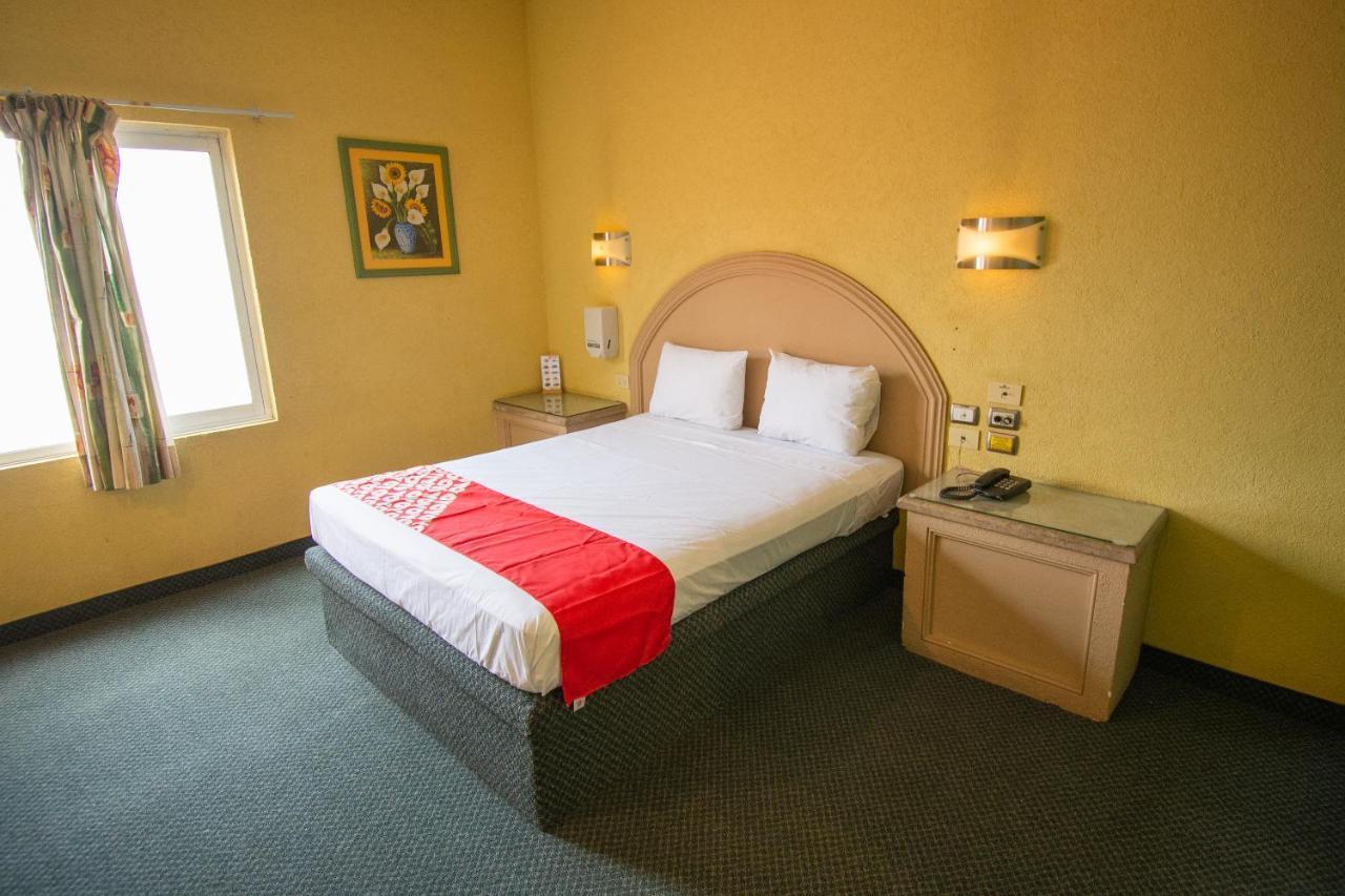 Auto Hotel Hacienda Arriba 莱昂 外观 照片