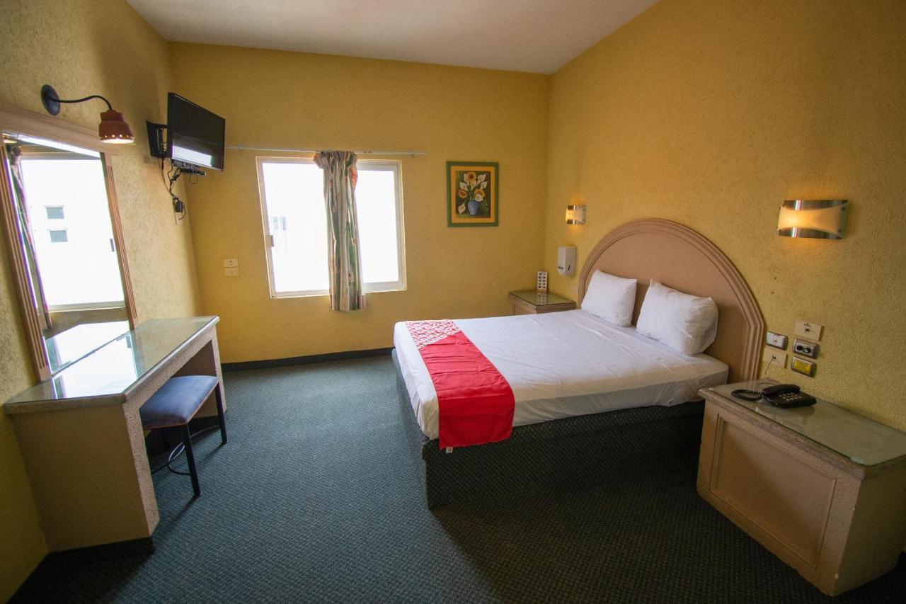 Auto Hotel Hacienda Arriba 莱昂 外观 照片
